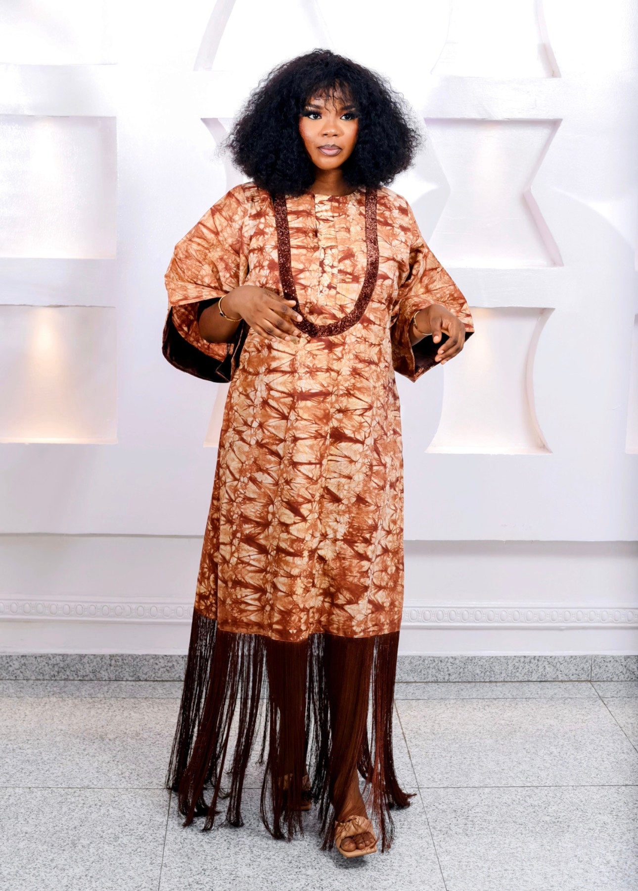 ALLIRA FRINGES KAFTAN - BROWN
