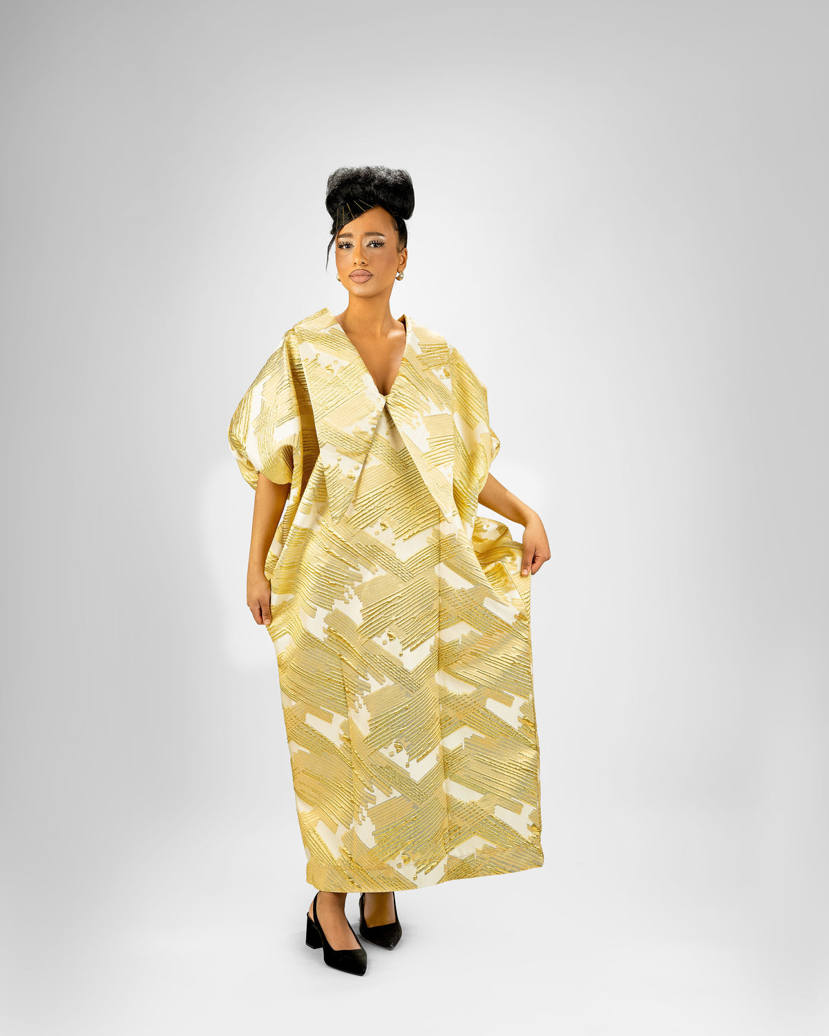 Gallery P3 — Ivory and gold V-neck kaftan (main image)